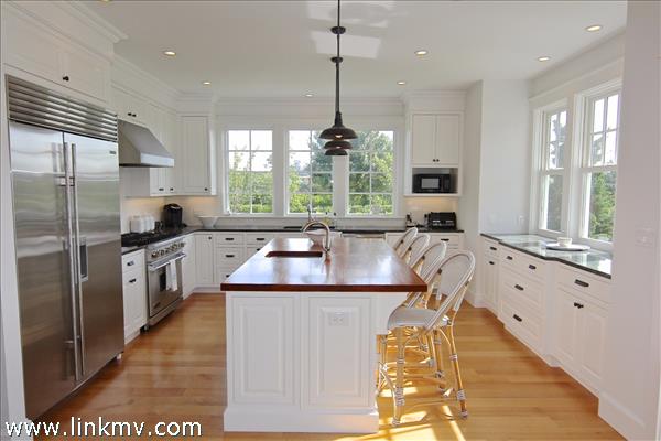 18 Field Club Drive Edgartown, MA 02539