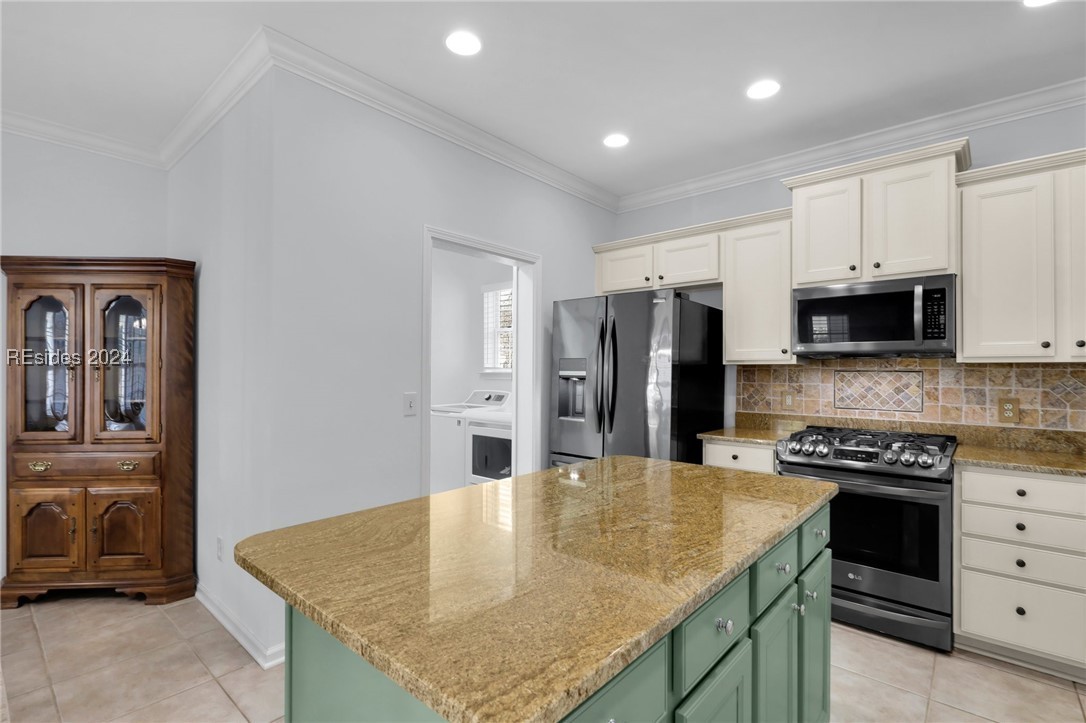 8 Pinedrop Court