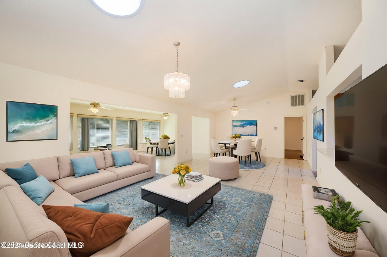 1527 Frontier Drive