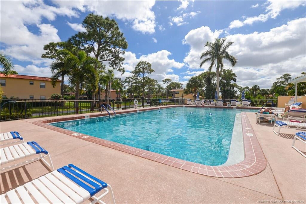 Monterey Yacht & Country Club FL