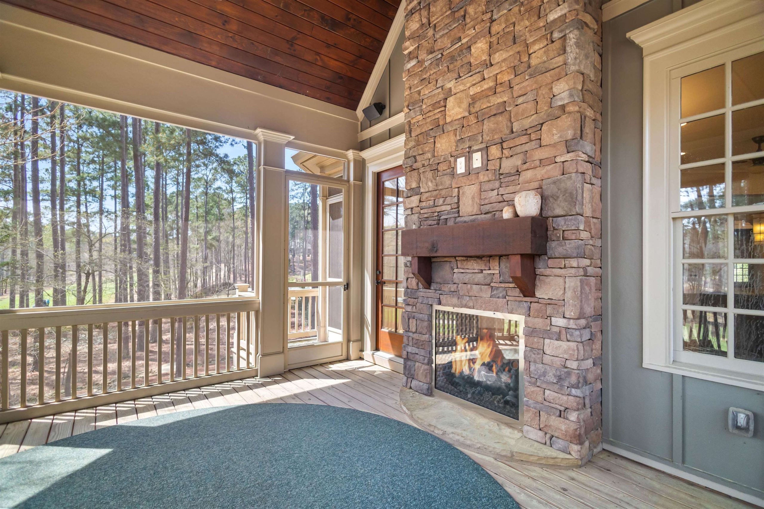 1041 Amasa Lane
