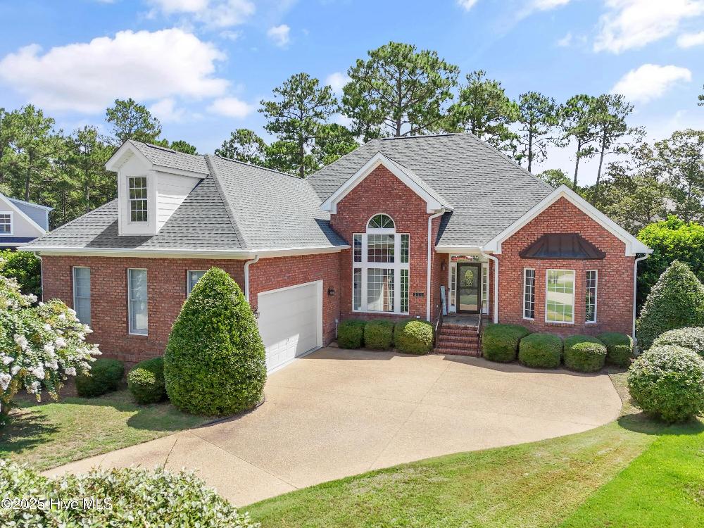 375 Broad Leaf Lane SE