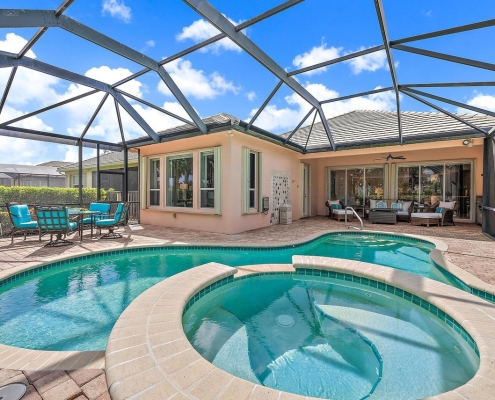 10775 La Strada