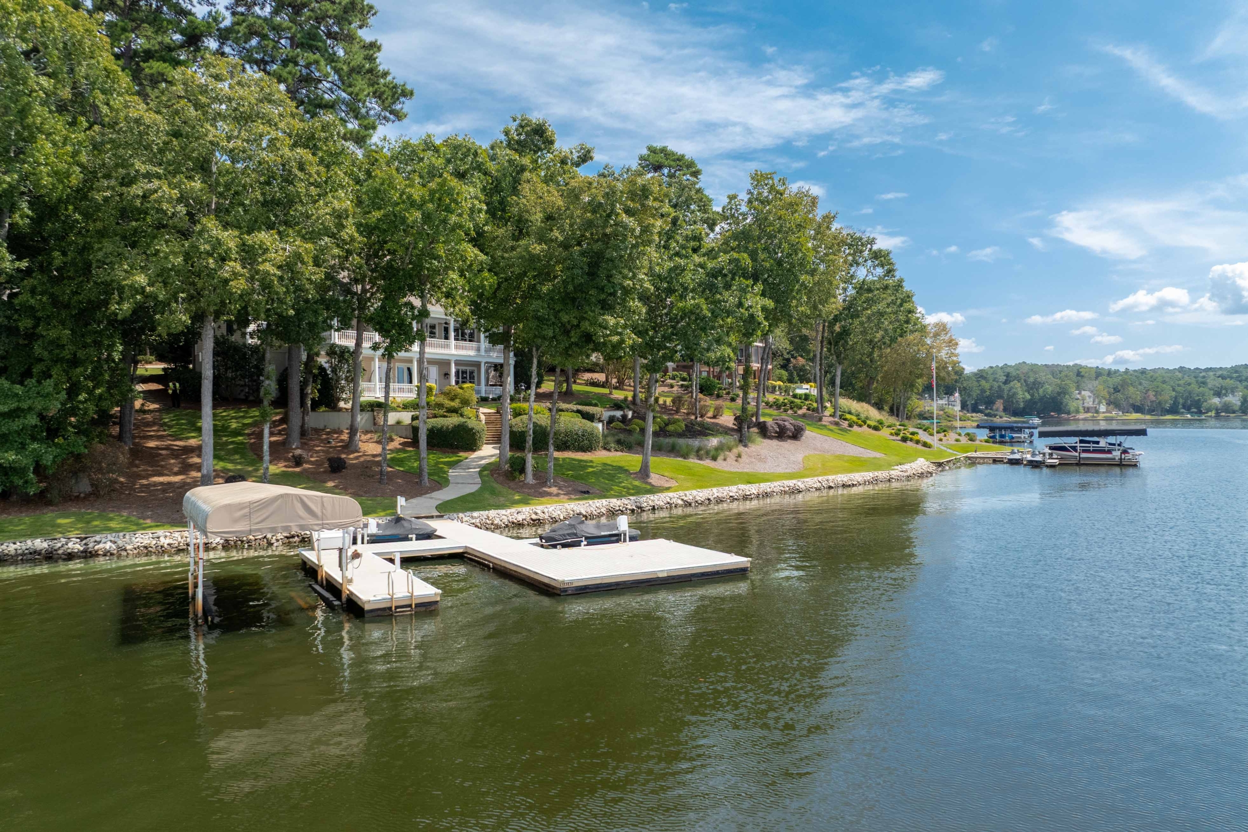 1060 Liberty Bluff Ct Greensboro GA 30642