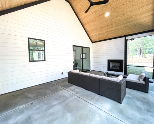 305 Wellington Court
